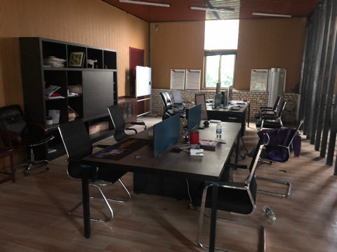 专业定制办公桌老板桌会议桌工位桌屏风隔断等免费测量 专业定制办公桌老板桌会议桌工位桌屏风隔断等免费测量